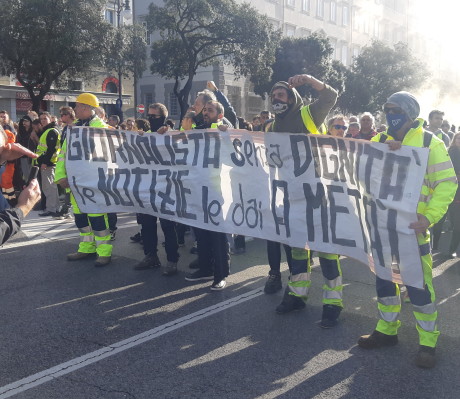 Manifestanti al corteo di Trieste