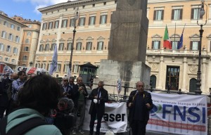 La manifestazione in Piazza Montecitorio