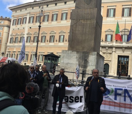 La manifestazione in Piazza Montecitorio