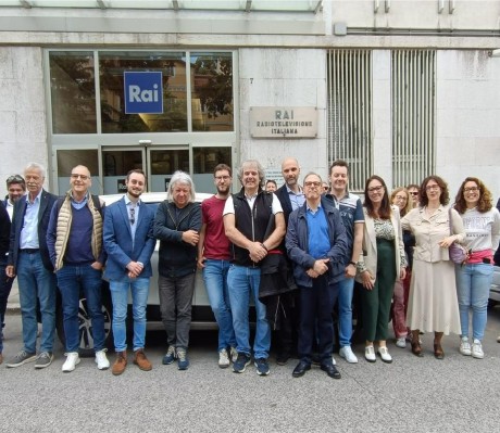Il presidio della redazione della sede regionale della RAI FVG