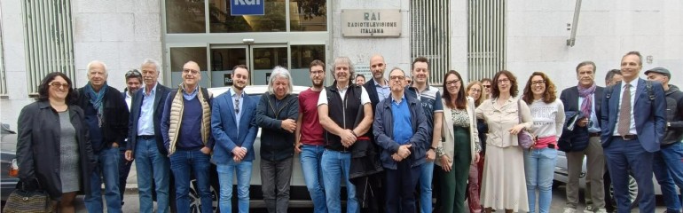 Il presidio della redazione della sede regionale della RAI FVG